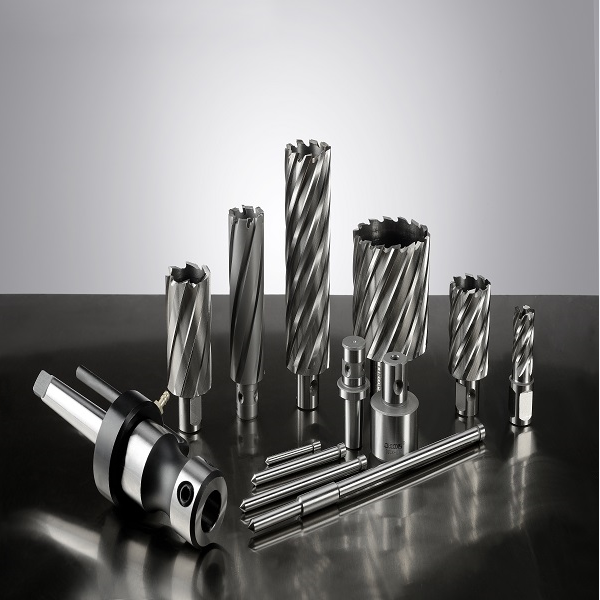 ما هي السيناريوهات التي ينطبق عليها قاطع الثقب؟